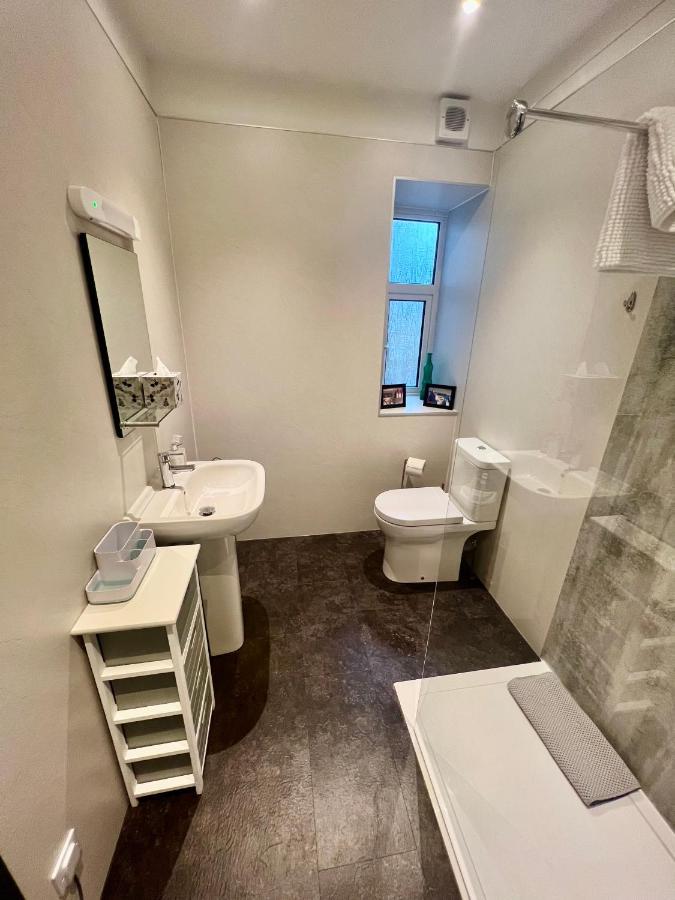 The Blue Door Apartment Къркъдбрайт Екстериор снимка